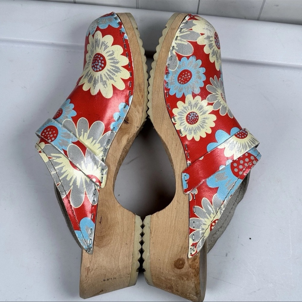 Holland Traditional 8.5 Floral Leather/Wooden Chunky Sweden Clogs Boho Cottage - Picture 6 of 10